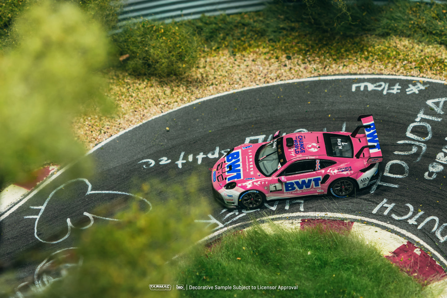 Tarmac Works 1:64 Porsche 911 GT3 Cup (992) Porsche Mobil 1 Supercup 2024